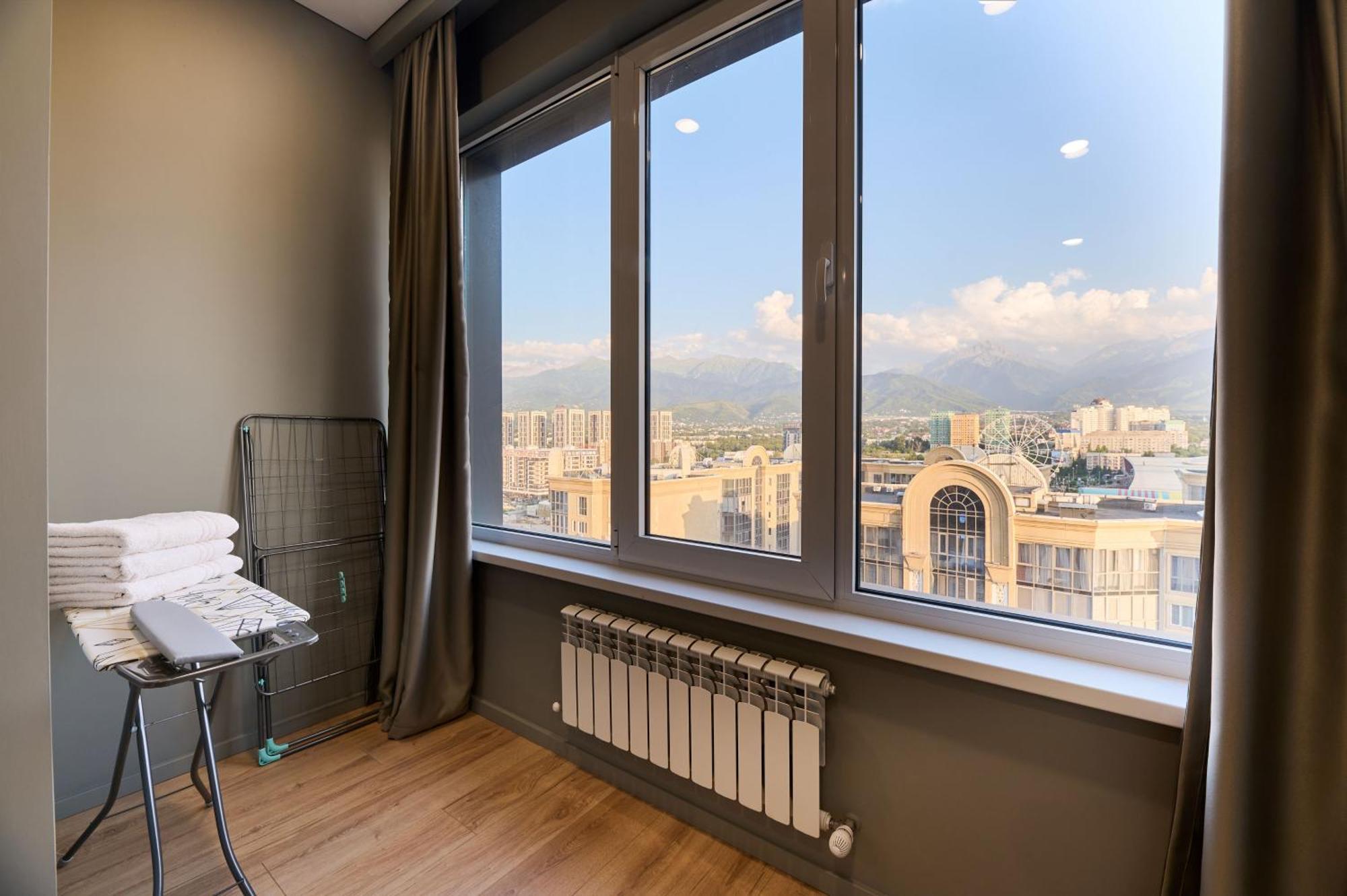 Five Business-Class Rooms In R-House Near Mega Center Almaty Exterior photo